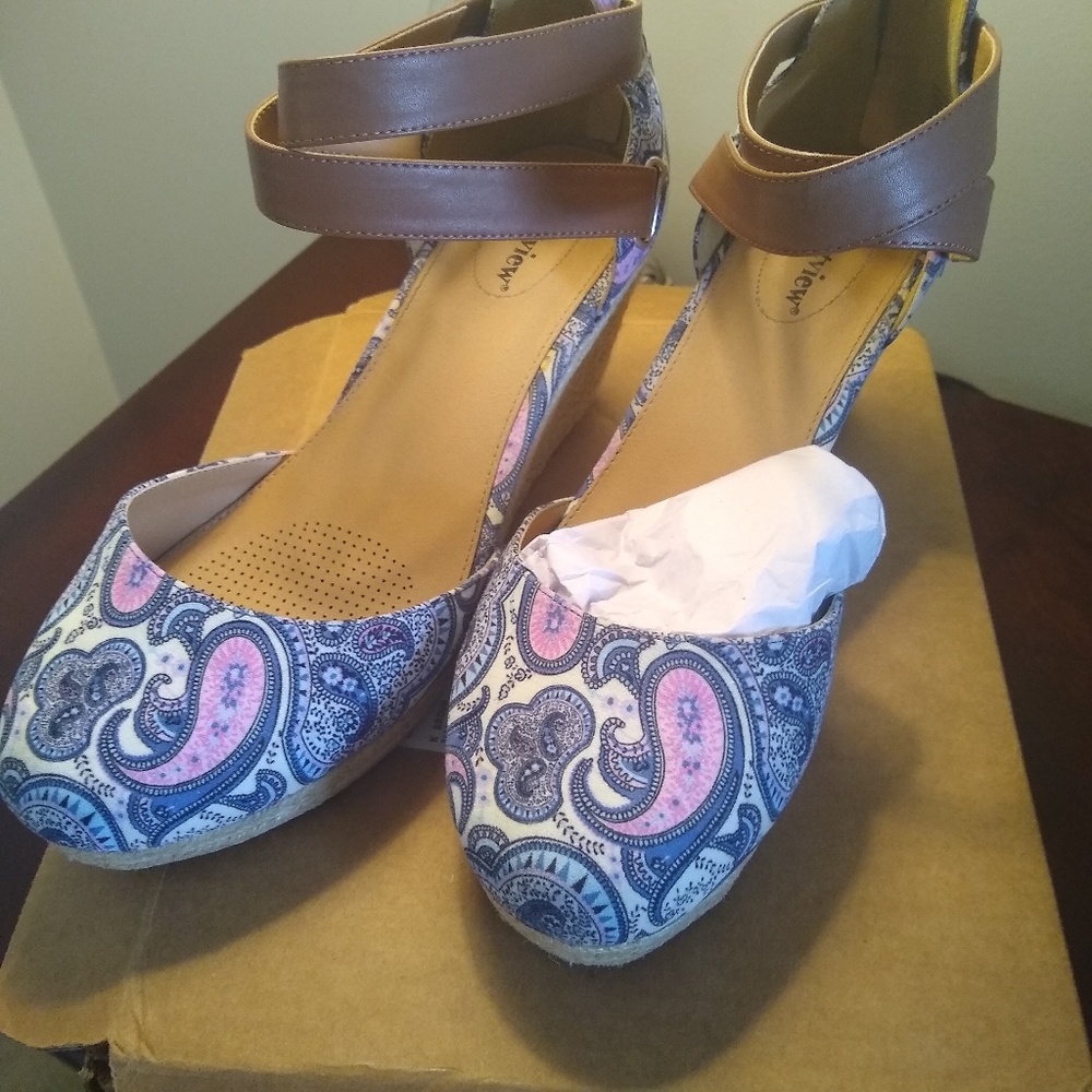 Shoes - Picture 3 of 3
